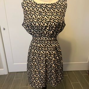 Feathers geometric pattern knee length dress